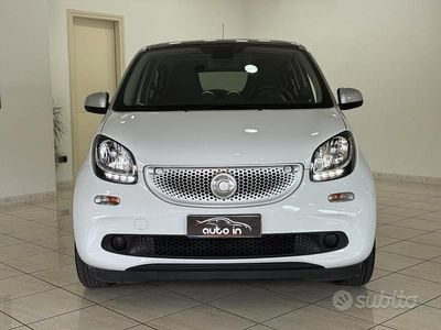 Usata Smart ForFour Passion 71 CV (52 kW) 2015 Bianco Utilitaria