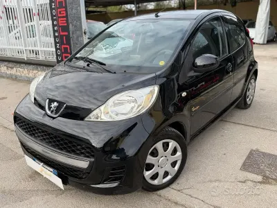 Gebraucht Peugeot 107 68 PS (50 kW) 2009 Schwarz Kleinwagen