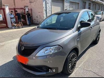 Usata Lancia Ypsilon Silver 95 CV (69 kW) 2020 Grigio Utilitaria