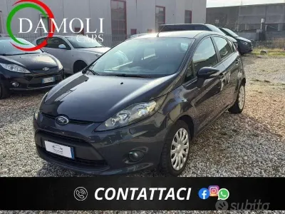 Usata Ford Fiesta Titanium 82 CV (60 kW) 2011 Grigio Berlina