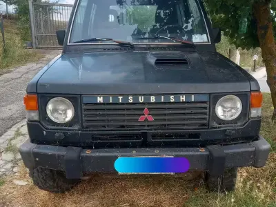 Usata Mitsubishi Pajero 84 CV (61 kW) 1988 Nero SUV
