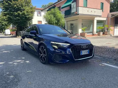 Usata Audi A3 Business 116 CV (85 kW) 2020 Blu/azzurro Berlina