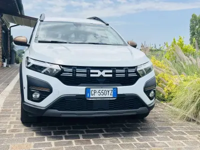 Usata Dacia Jogger Extreme 101 CV (74 kW) 2023 Monovolume