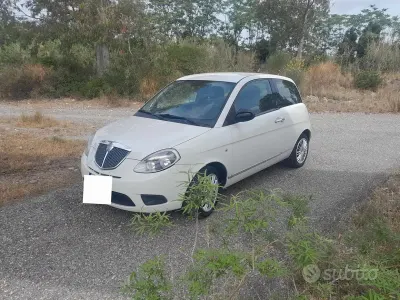 Brugt Lancia Ypsilon 77 HK (56 kW) 2012 Hvid Hatchback