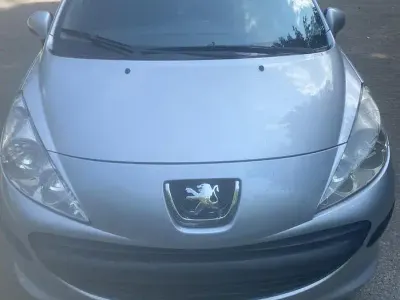 Usata Peugeot 207 73 CV (53 kW) 2009 Berlina