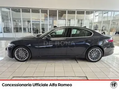 Usata Alfa Romeo Giulia Super 150 CV (110 kW) 2016 Grigio Berlina