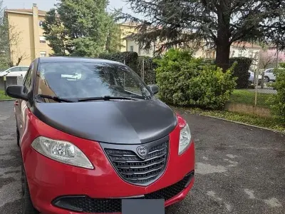 Usata Lancia Ypsilon 95 CV (69 kW) 2013 Utilitaria