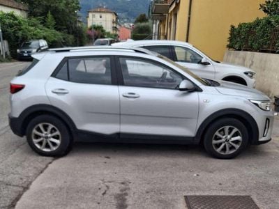 Usata Kia Stonic Urban 82 CV (60 kW) 2021 Argento SUV