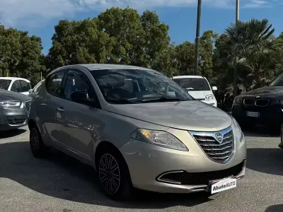 Usata Lancia Ypsilon Gold 95 CV (69 kW) 2015 Giallo Utilitaria