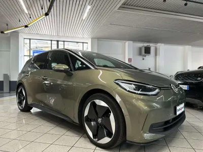 Usata VW ID.3 Pro 69 kW (95 CV) 2023 Verde Utilitaria
