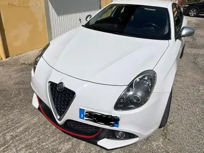 Usata Alfa Romeo Giulietta Super 120 CV (88 kW) 2017 Bianco Utilitaria