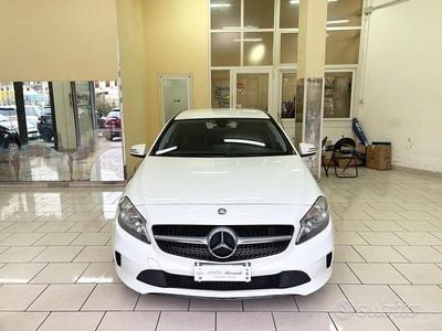 Usata Mercedes A180 108 CV (79 kW) 2015 Bianco Berlina