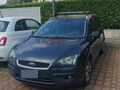 Usata Ford Focus 90 CV (66 kW) 2007 Nero Station wagon