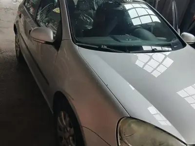 Usata VW Golf IV 105 CV (77 kW) 2004 Grigio Berlina