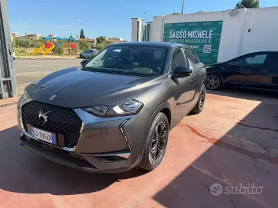 Usado DS Automobiles DS3 So Chic 102 CV (75 kW) 2020 Gris Familiar