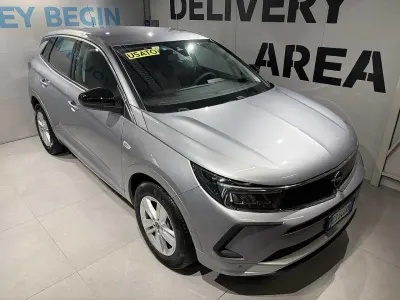 Usata Opel Grandland X Edition 131 CV (96 kW) 2024 Grigio SUV