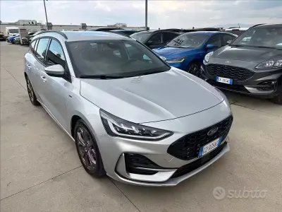 Usado Ford Focus ST-Line 120 HP (88 kW) 2025 Cinzento Sedan