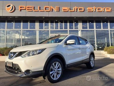Usata Nissan Qashqai Acenta 110 CV (80 kW) 2015 Bianco SUV