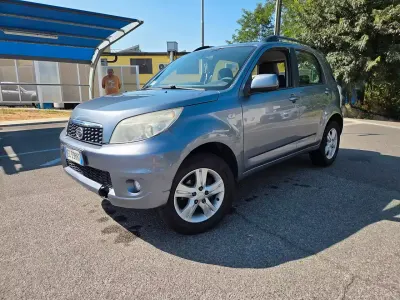 Usata Daihatsu Terios 104 CV (76 kW) 2010 Grigio SUV