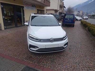 Usata VW Touran R-line 150 CV (110 kW) 2016 Bianco Monovolume