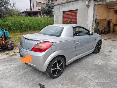 Occasion Opel Tigra 90 ch (66 kW) 2006 Gris Cabriolet