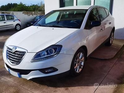 Gebraucht Lancia Delta Gold 120 PS (88 kW) 2013 Weiß Kleinwagen
