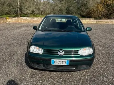 Usata VW Golf IV 90 CV (66 kW) 2003 Verde Berlina