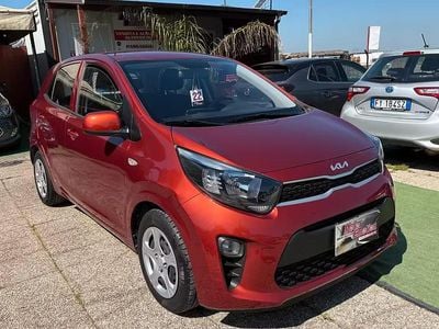 Usata Kia Picanto X-Line 65 CV (47 kW) 2022 Rosso Utilitaria
