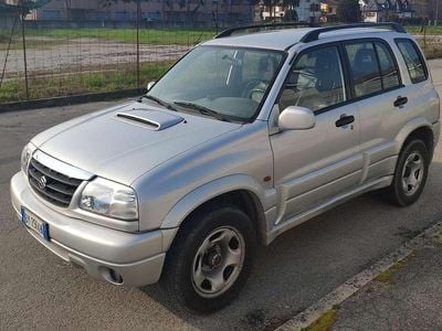 Usata Suzuki Grand Vitara 109 CV (80 kW) 2002 Argento SUV