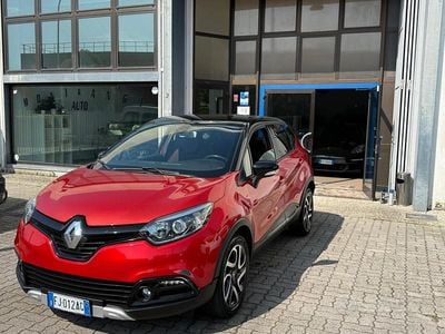 Usata Renault Captur Intens 90 CV (66 kW) 2017 Rosso SUV