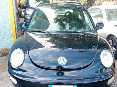 Usata VW New Beetle 90 CV (66 kW) 2002 Nero Utilitaria