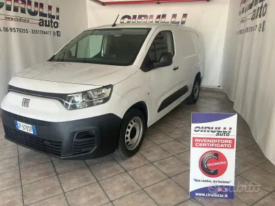 Usata Fiat Doblò 102 CV (75 kW) 2023 Bianco pastello Monovolume