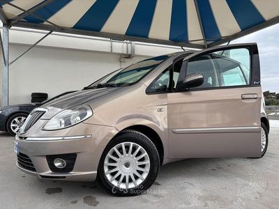 Usata Lancia Musa 95 CV (69 kW) 2011 Oro Monovolume