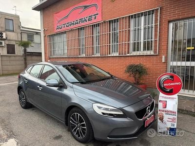 Usata Volvo V40 Plus 122 CV (89 kW) 2019 Grigio Berlina