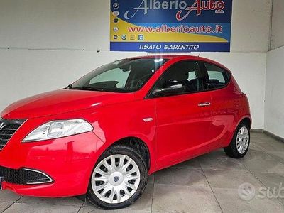 Usata Lancia Ypsilon Gold 69 CV (50 kW) 2012 Rosso Utilitaria