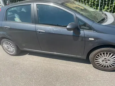 Usata Fiat Grande Punto 65 CV (47 kW) 2008 Grigio Utilitaria
