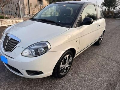 Usata Lancia Ypsilon 69 CV (50 kW) 2011 Bianco Utilitaria