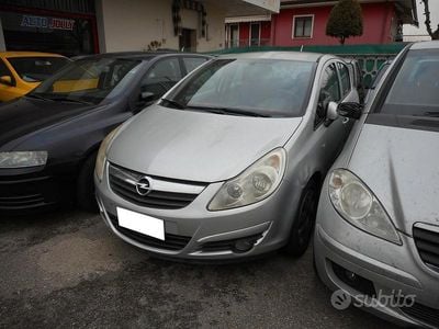 Używany Opel Corsa 75 KM (55 kW) 2008 Szary Hatchback