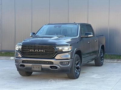 Usata RAM 1500 401 CV (294 kW) 2022 Grigio metallizzato Pick-up
