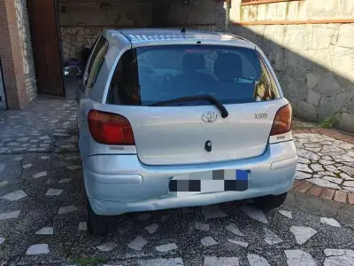 Begagnad Toyota Yaris Luna 86 HK (63 kW) 2003 Sedan