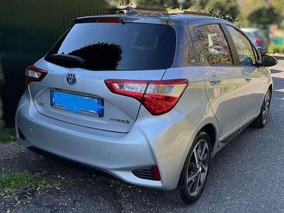 Usata Toyota Yaris Hybrid 101 CV (74 kW) 2020 Argento Berlina