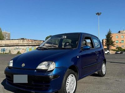 Usata Fiat 600 54 CV (39 kW) 2001 Blu Berlina