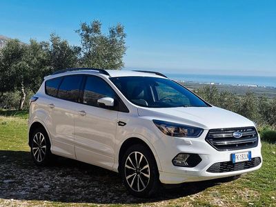 Usata Ford Kuga ST-Line 120 CV (88 kW) 2017 Bianco SUV