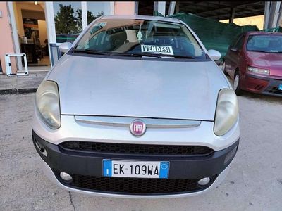 Usata Fiat Punto Evo Dynamic 69 CV (50 kW) 2011 Argento Utilitaria