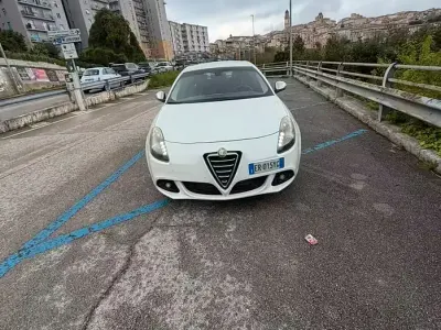 Usata Alfa Romeo Giulietta 109 CV (80 kW) 2013 Bianco Utilitaria