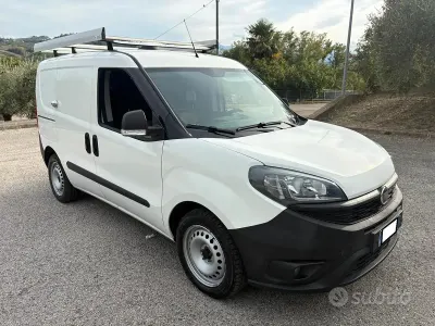Begagnad Fiat Doblò 120 HK (88 kW) 2020 Vit Minibuss