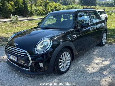 Usata Mini Cooper D 116 CV (85 kW) 2016 Nero Utilitaria