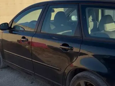 Usata Volvo V50 Momentum 136 CV (100 kW) 2009 Nero Station wagon