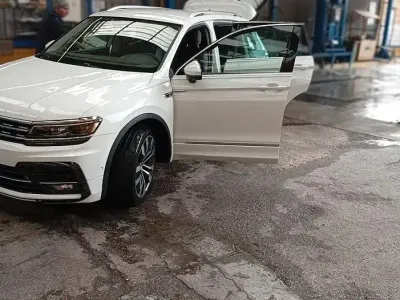 Usata VW Tiguan R-line 240 CV (176 kW) 2019 Bianco SUV