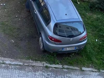 Usata Alfa Romeo 147 120 CV (88 kW) 2006 Grigio Utilitaria